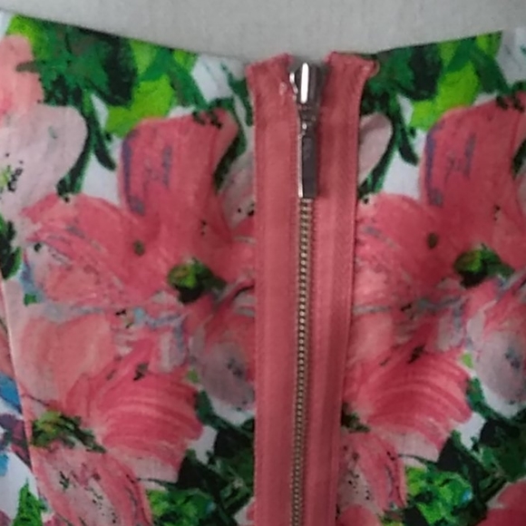 Dress multicolor floral printed dress size 20 Host pick October. - Picture 7 of 10